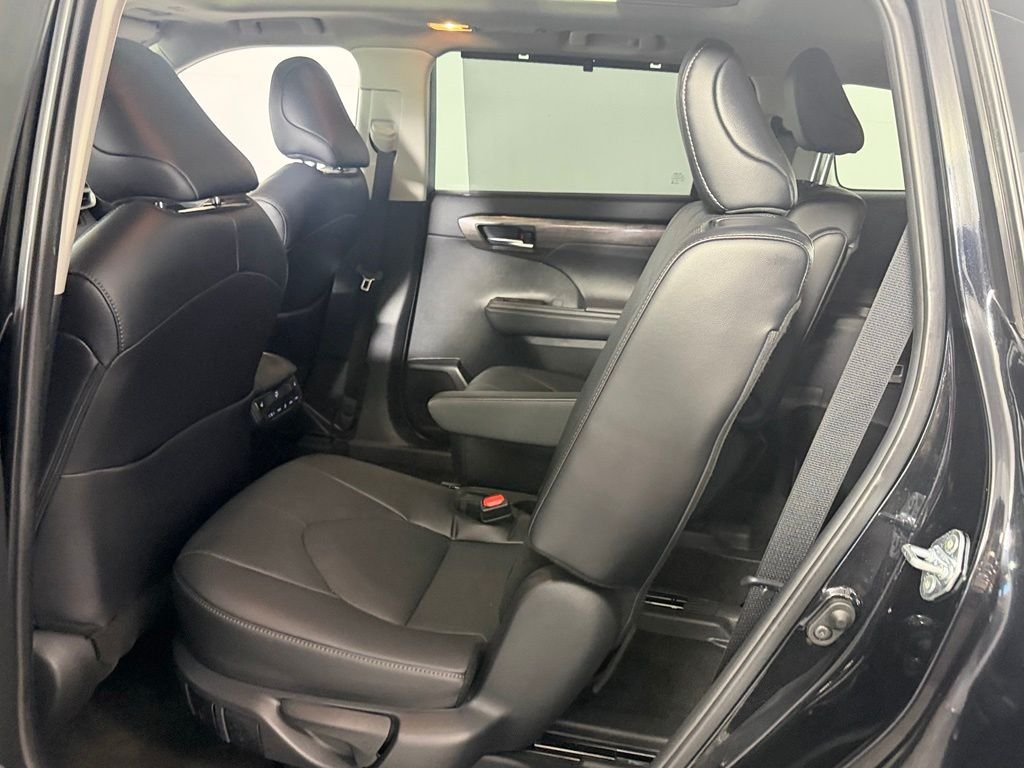2024 Toyota Highlander Platinum - Photo 23