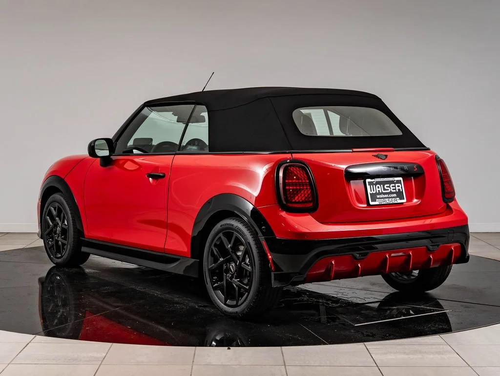 New 2026 Chili Red MINI Iconic image 7