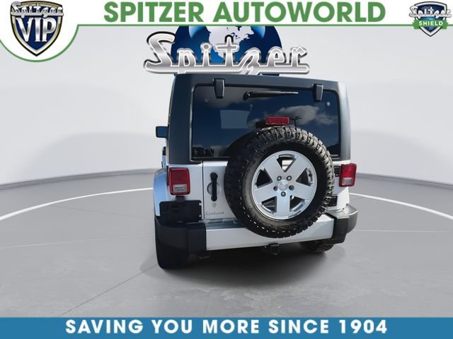 Used 2011 Silver Jeep Sahara image 7