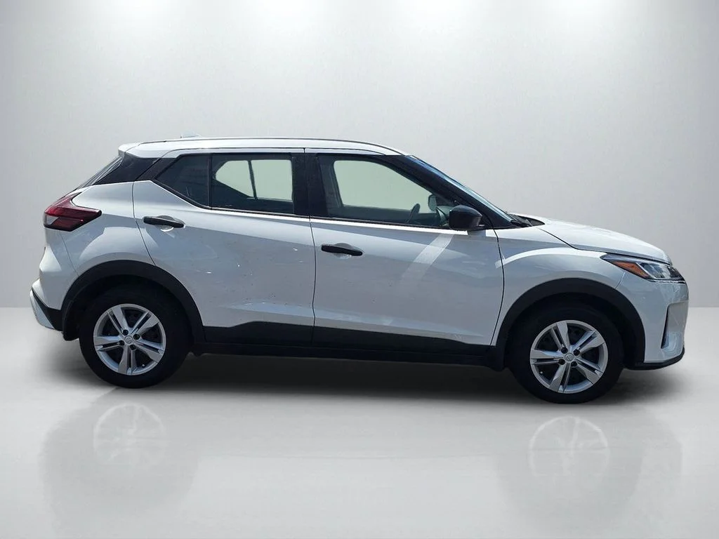 Used 2025 White Nissan S image 4