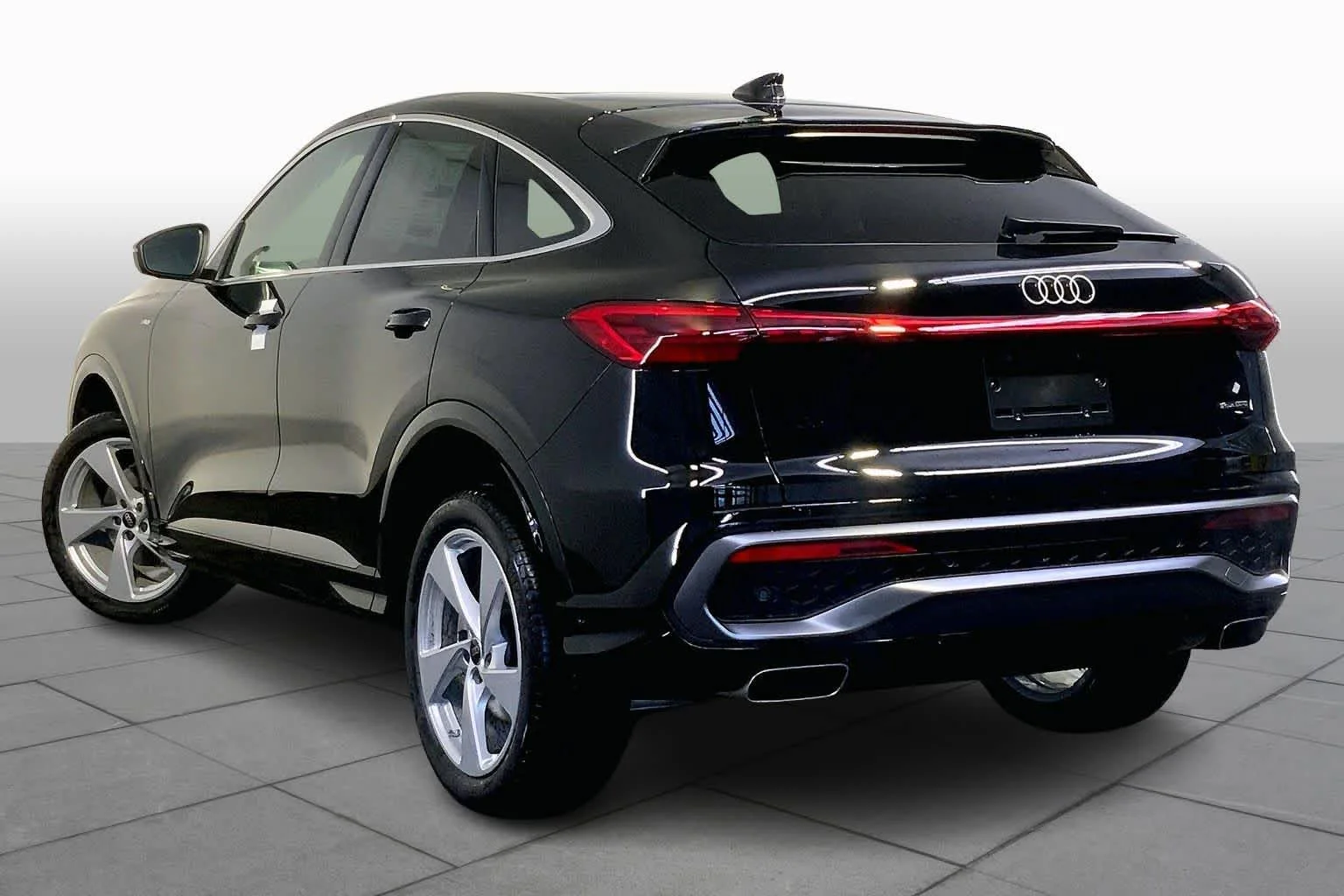 Used 2025 Mythos Black me Audi Premium Plus image 11