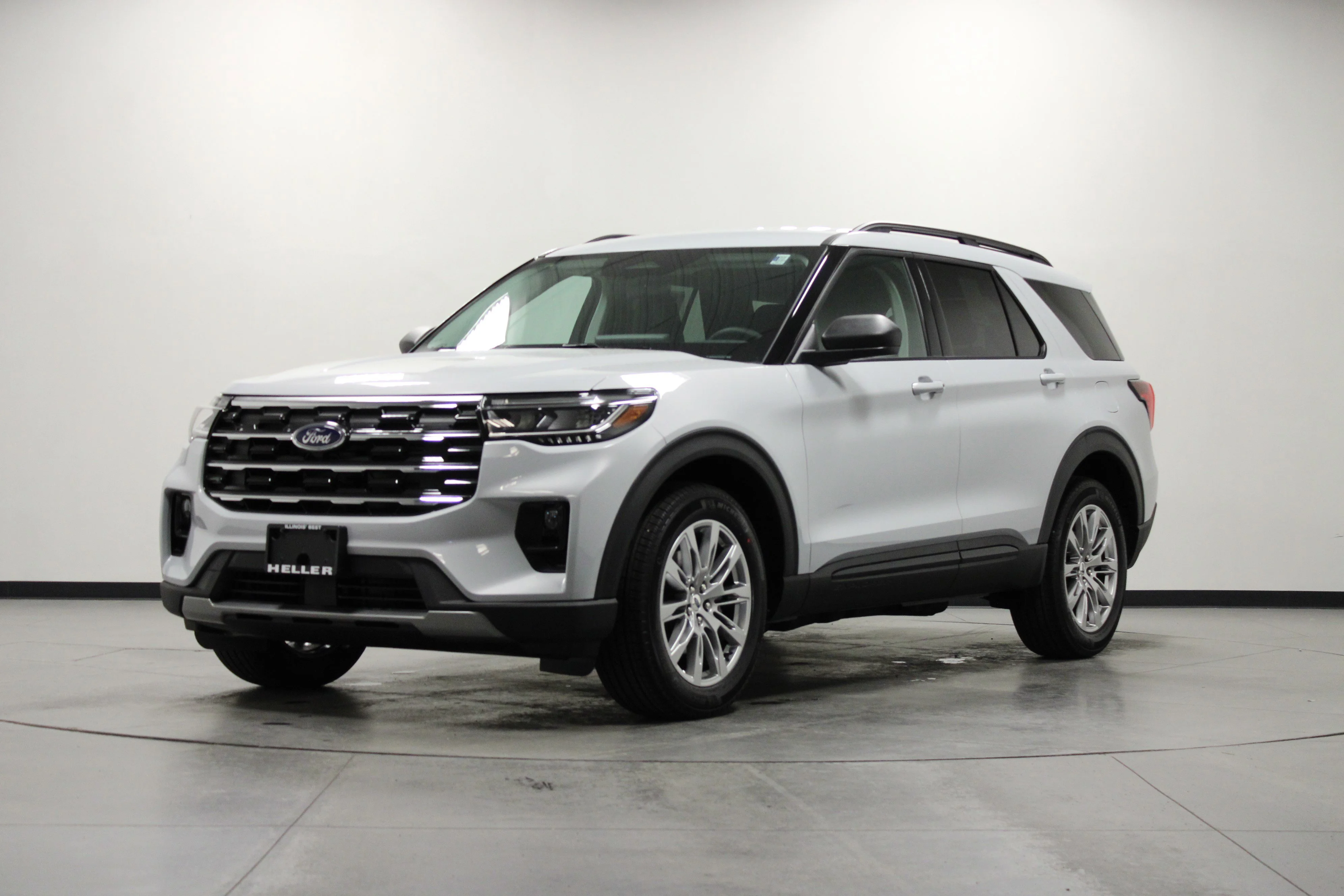 New 2026 Space White Metallic Ford Active image 8