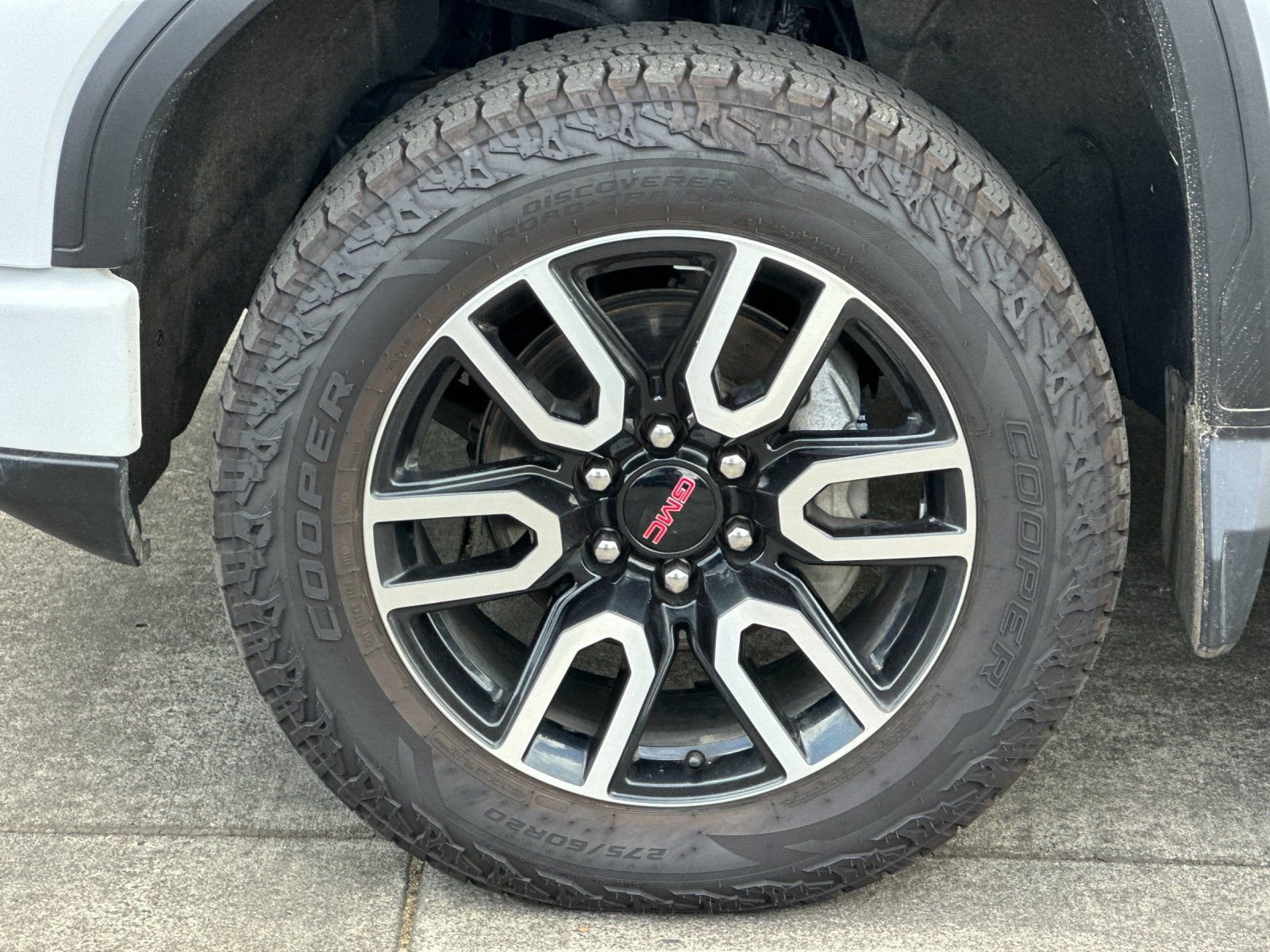 Used 2022 Summit White GMC AT4 image 22