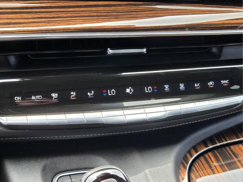 Used 2023 Galactic Gray CADILLAC 4WD 4DR PREMIUM LUXURY image 29