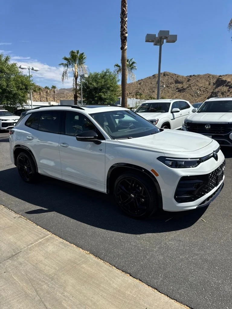 New 2026 White/off-white Volkswagen 2.0T SE R-Line Black image 1