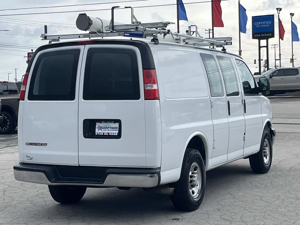 Used 2020 SUMMIT WHITE Chevrolet RWD 2500 Regular Wheelbase WT image 7