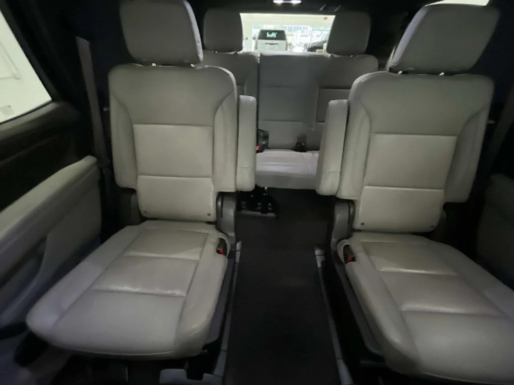 Used 2024 Summit White Chevrolet Z71 image 30