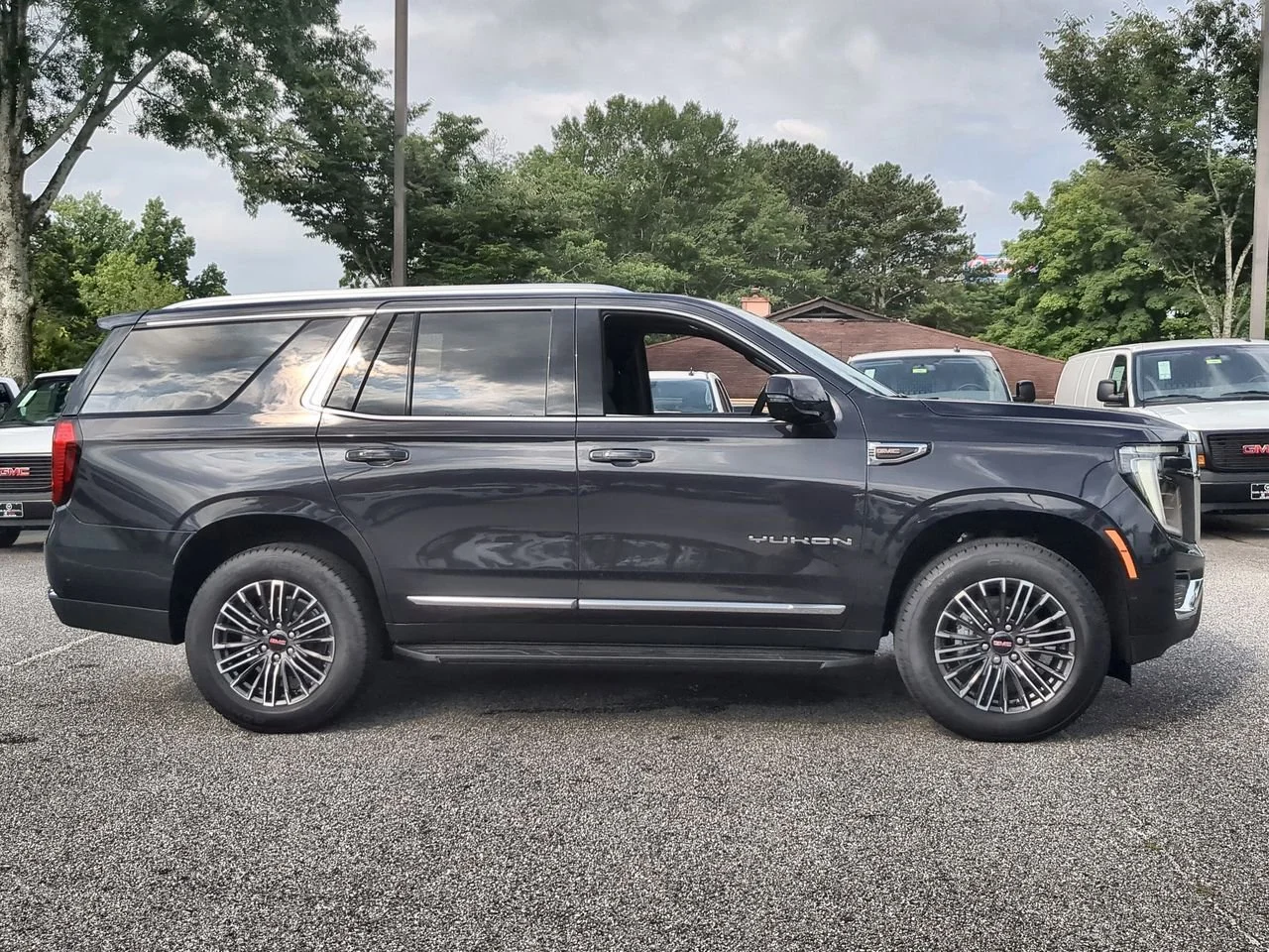 New 2026 Titanium Rush Metallic GMC Elevation image 9