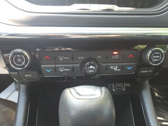 Used 2022 White Jeep Limited image 23