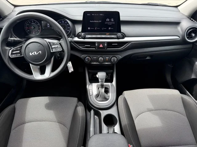 Used 2023 White Kia LXS image 24