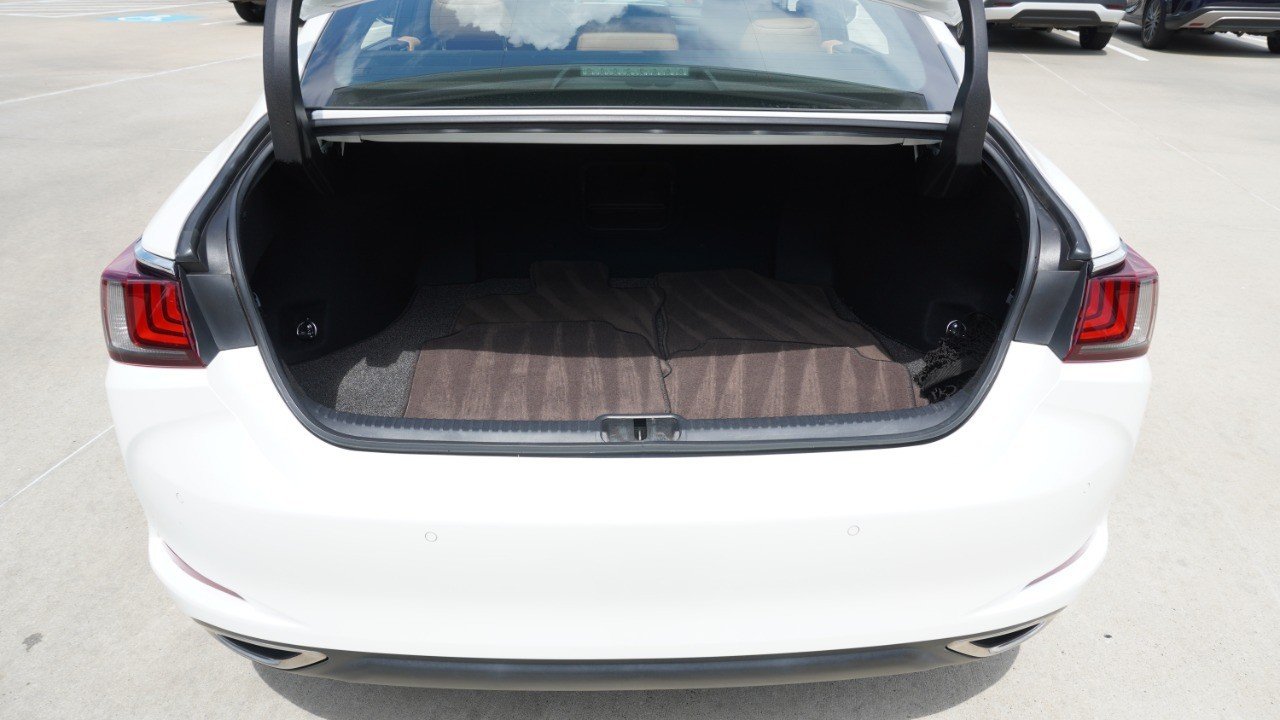 Certified Used 2021 White Lexus ES 350 image 36