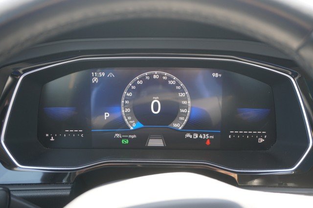 Used 2024  Volkswagen SE image 25
