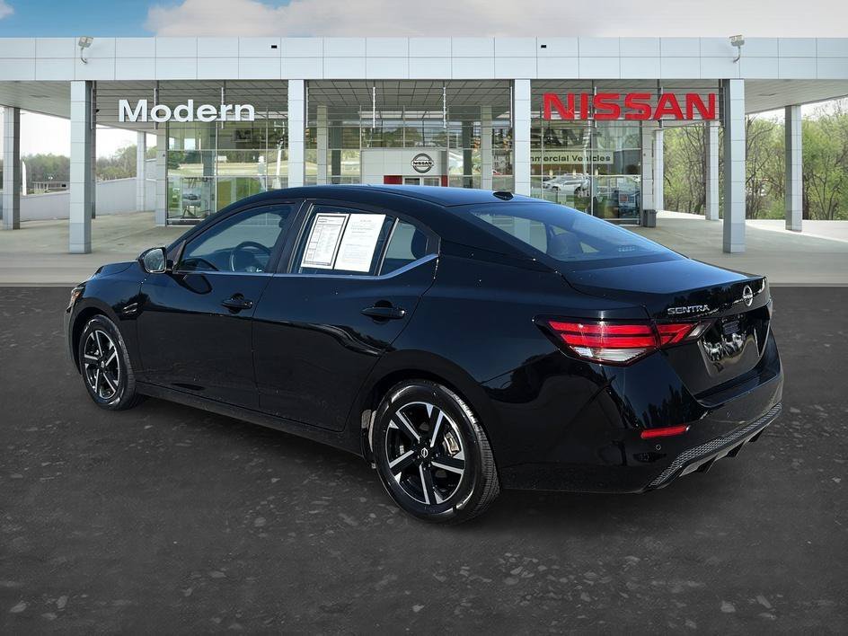 Used 2025 Super Black Nissan SV image 3