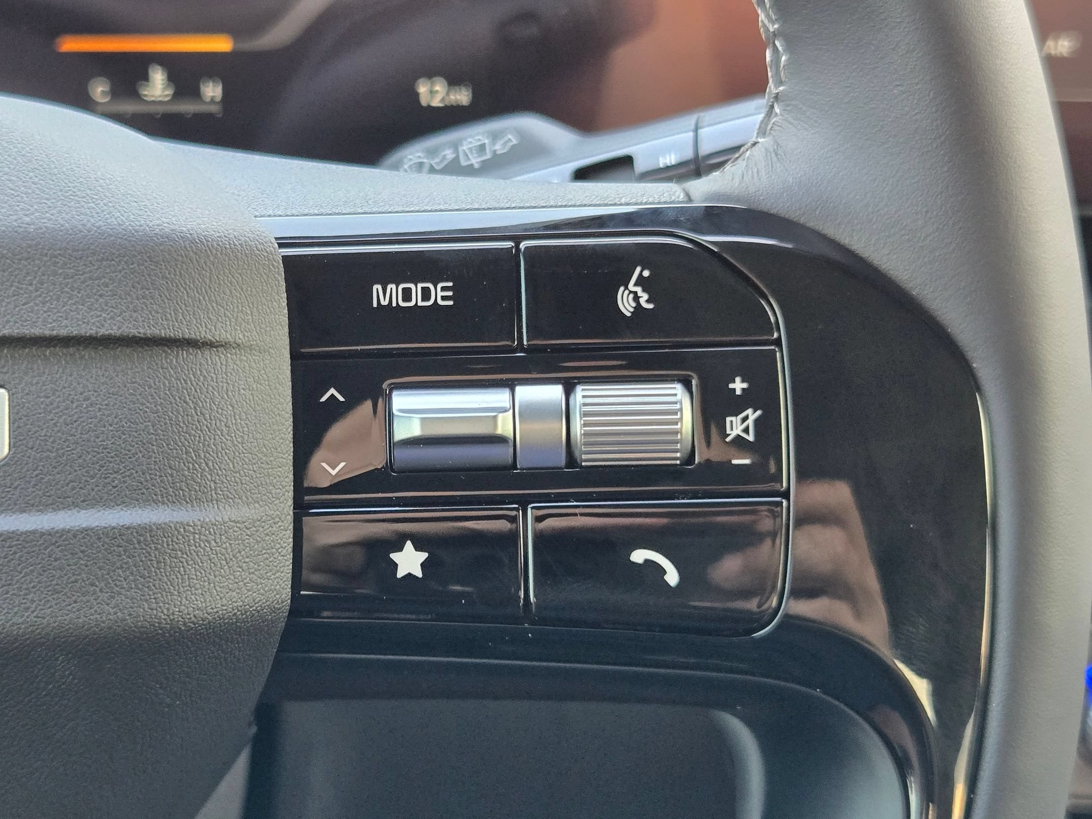 New 2027 Snow White Pearl Kia SX Prestige image 24