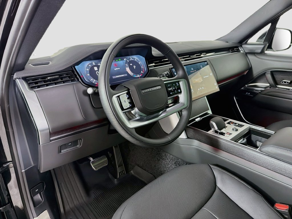 New 2027 Santorini Black Land Rover SE image 9