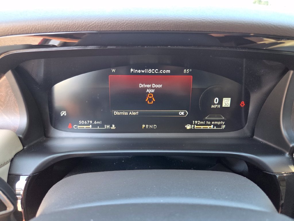 Used 2020 Red Lincoln Reserve image 30