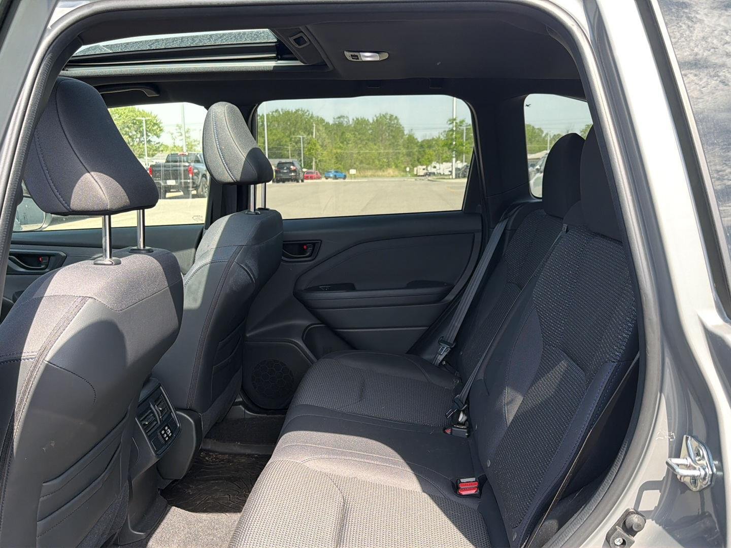 Used 2025 River Rock Pearl Subaru Premium image 12