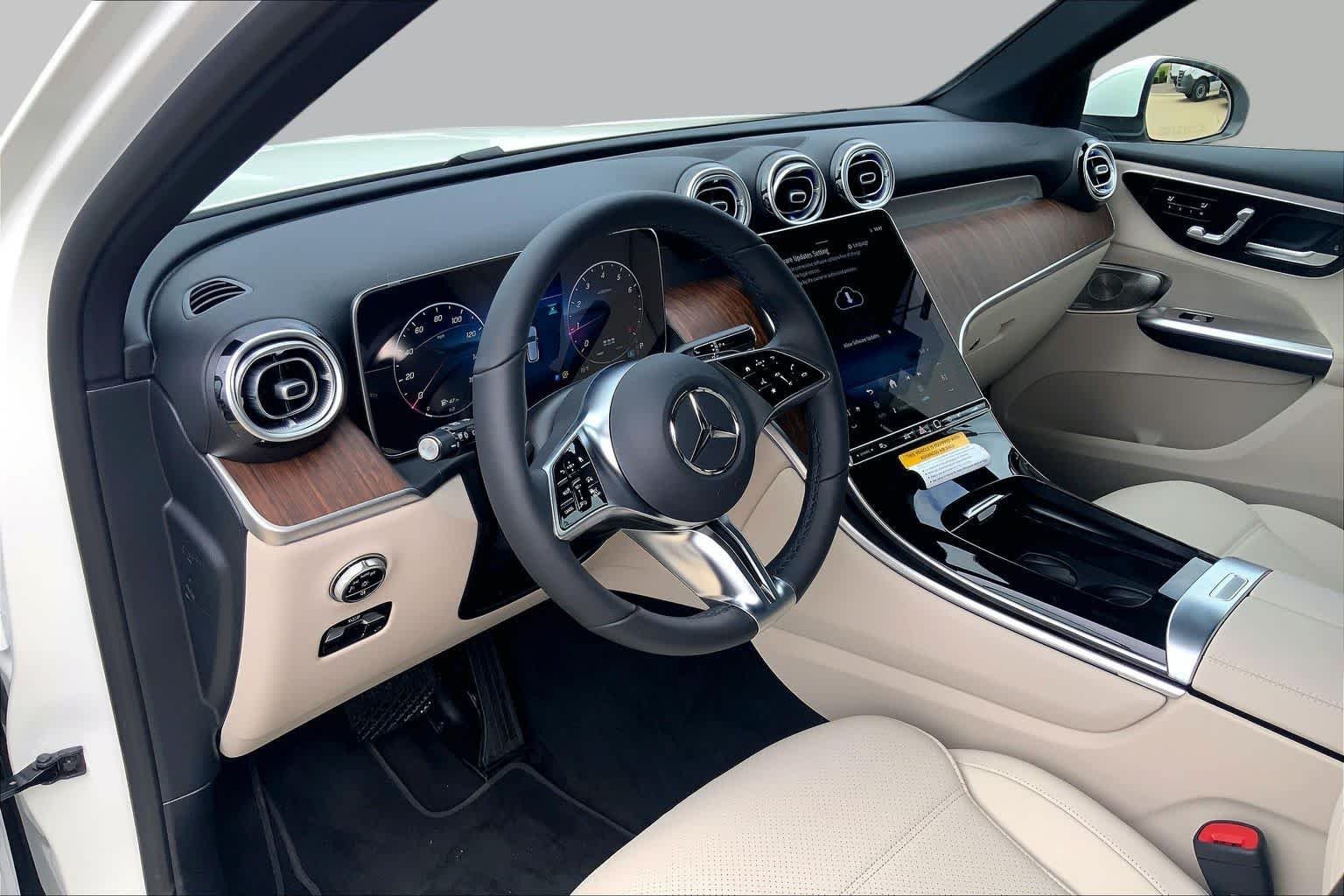 New 2027 Polar White Mercedes-Benz GLC 300 image 8