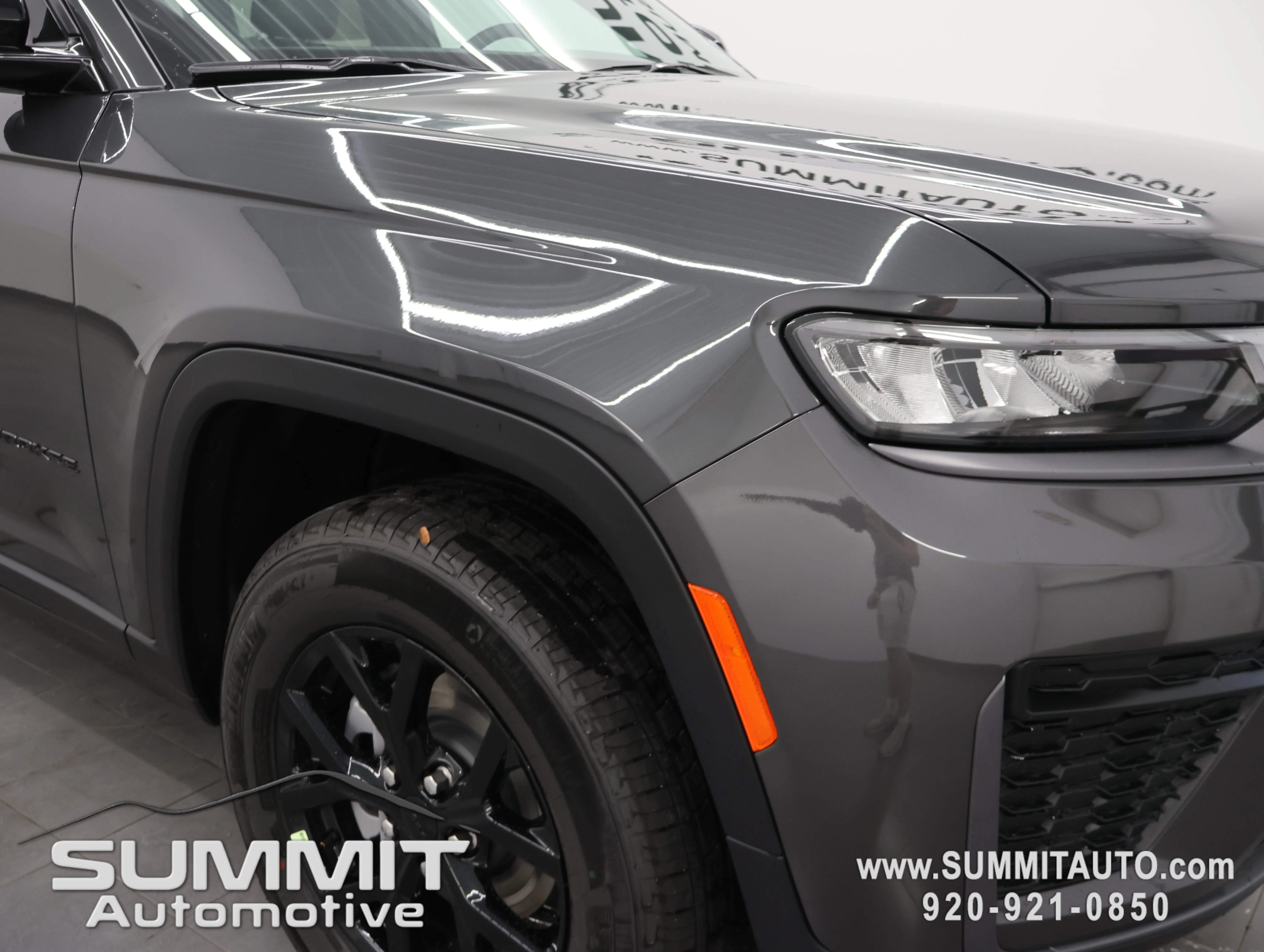 New 2026 Baltic Gray Metallic Clearcoat Jeep Altitude image 25