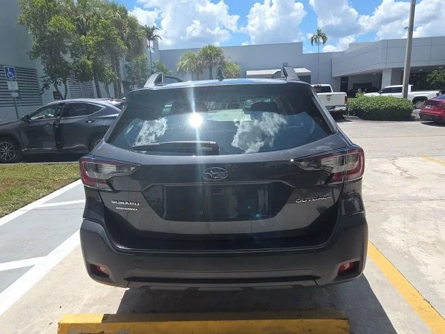 Used 2024 Gray Subaru 2.5i image 5