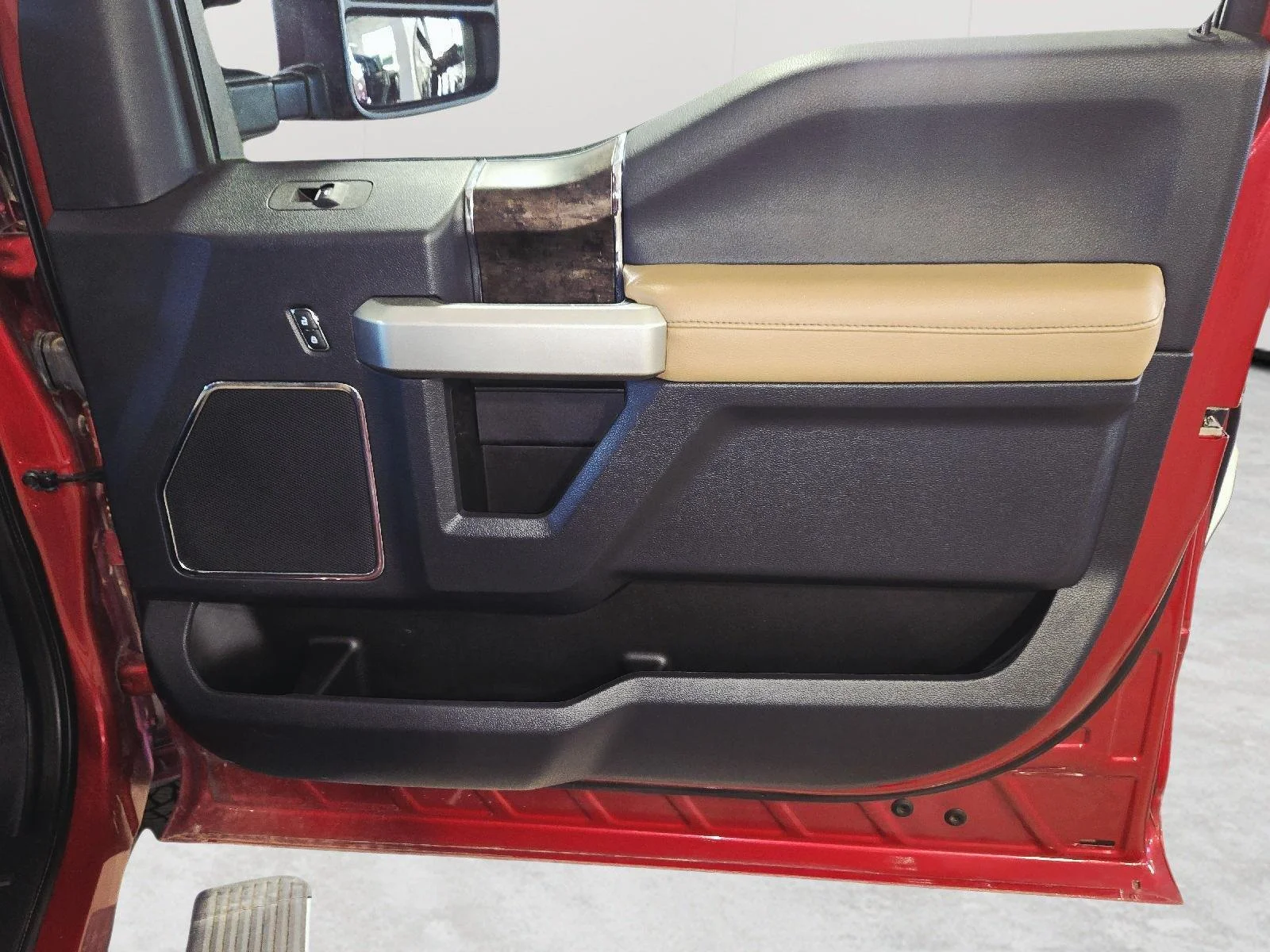 Used 2022 Rapid Red Metallic Tinted Clearcoat Ford LARIAT image 45