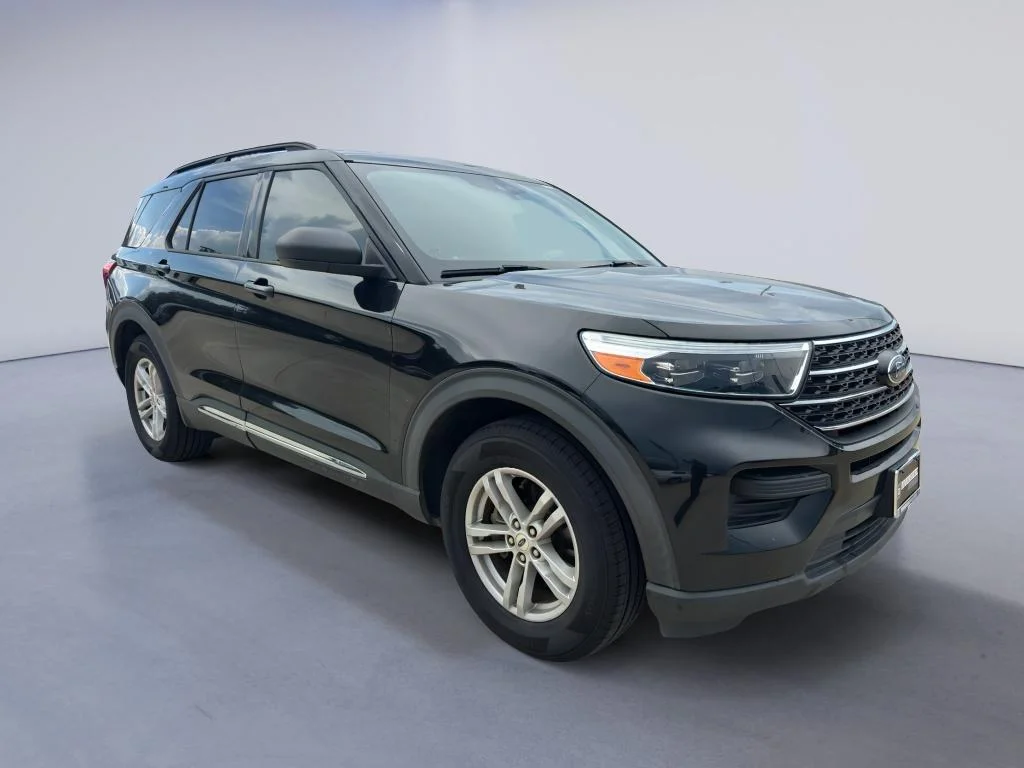 Used 2020 Agate Black Metallic Ford XLT image 3