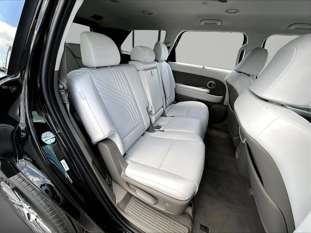 New 2026 Black Hyundai SEL image 9