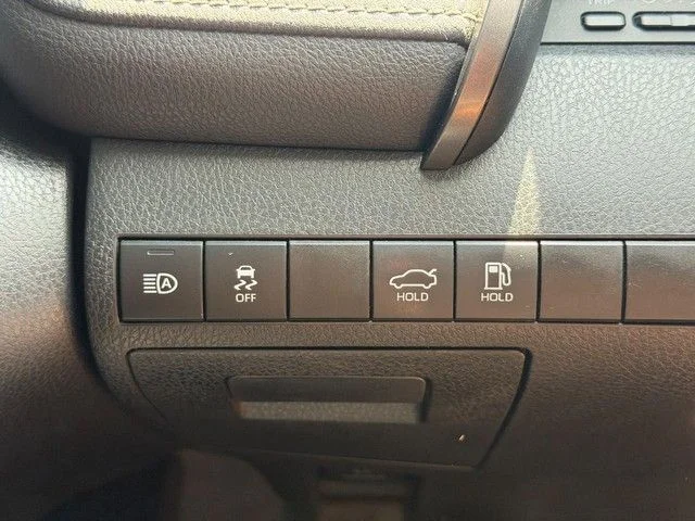 2021 Toyota Camry SE - Photo 15