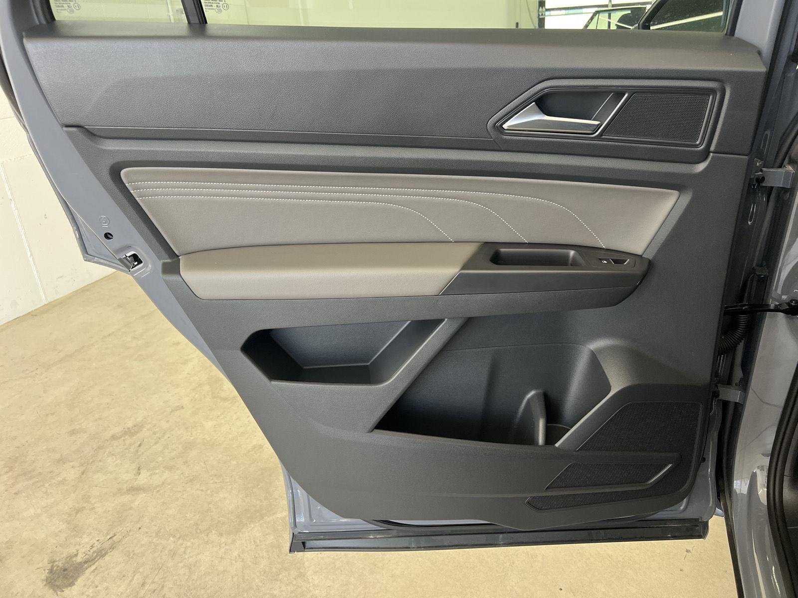 2022 Volkswagen Atlas Cross Sport SEL R-Line - Photo 26