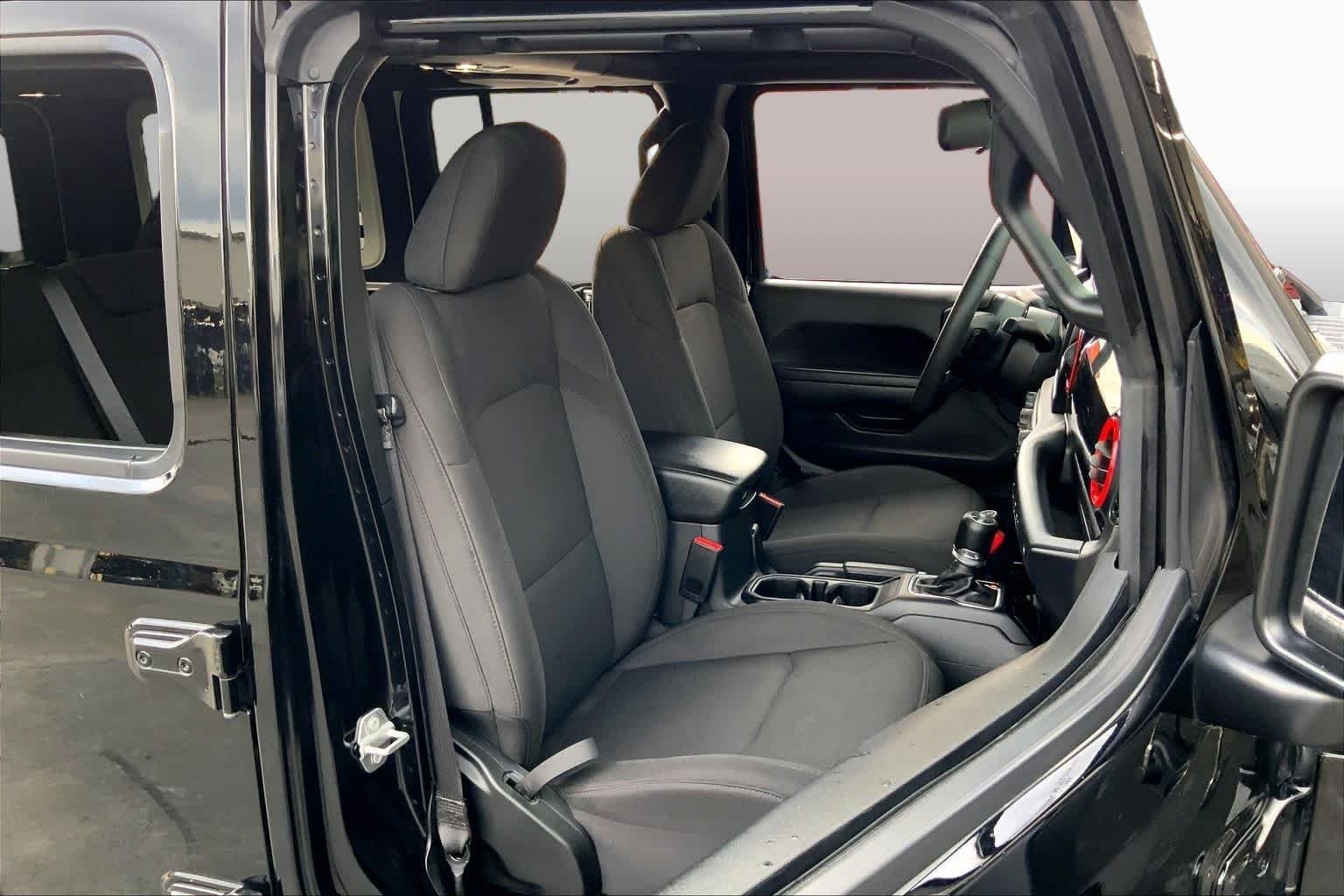 Used 2023 Black Clearcoat Jeep Sport Altitude image 9