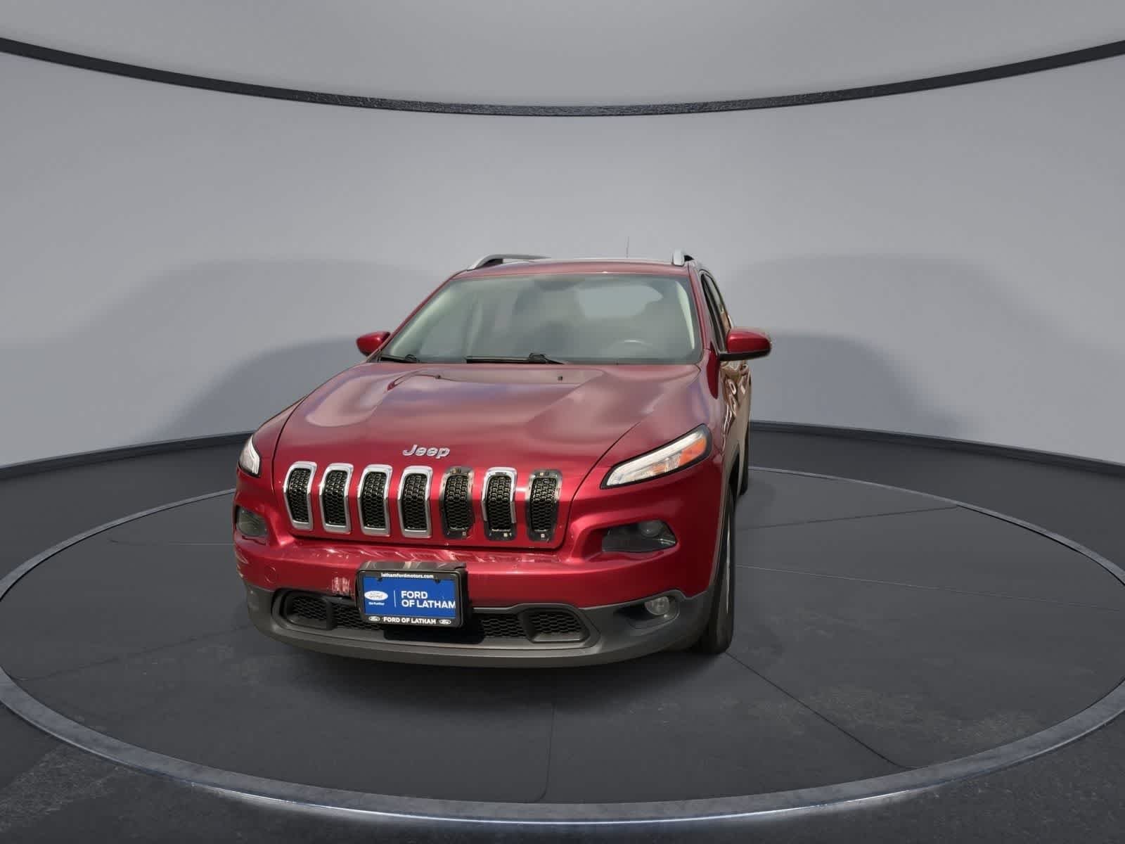Used 2015 Deep Cherry Red Crystal Pearlcoat Jeep Latitude image 3