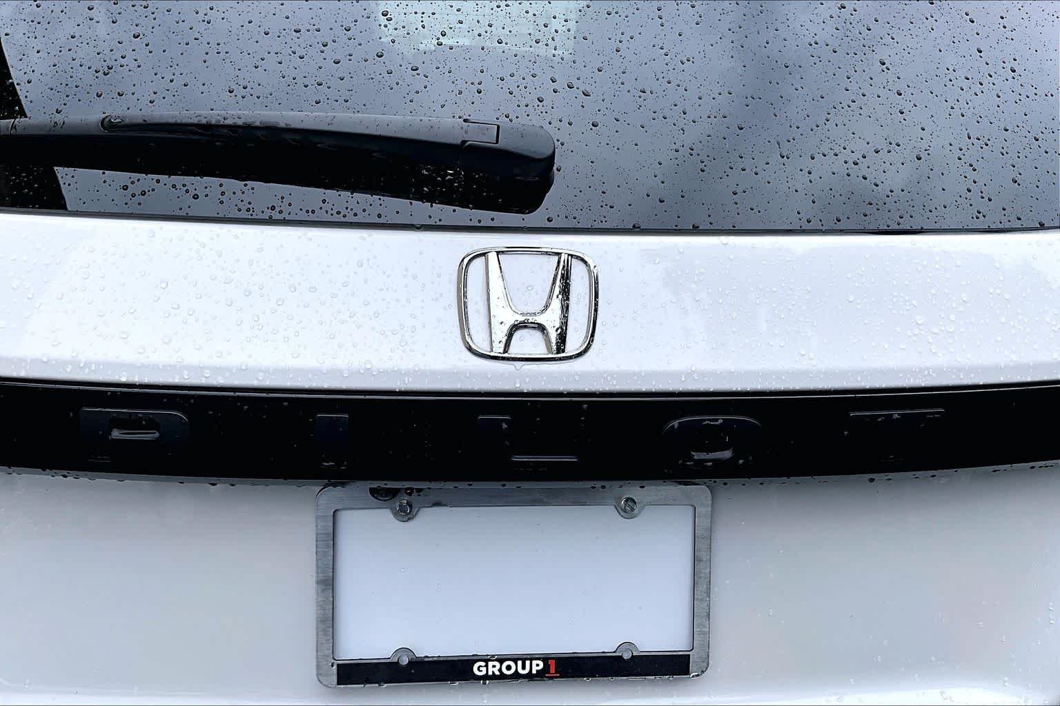Used 2025 Platinum White Pearl Honda Black Edition image 31