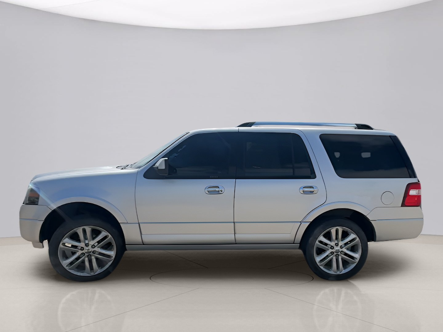Used 2014 Silver Ford LIMITED image 2