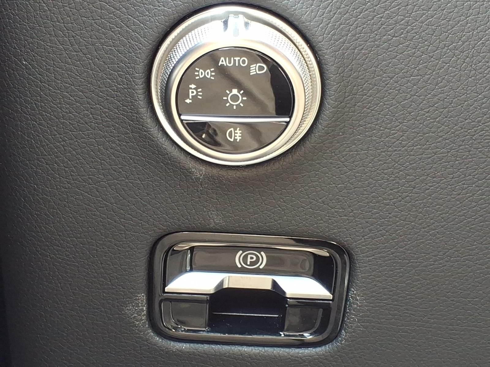 Certified Used 2025  Mercedes-Benz GLC 300 Coupe image 16