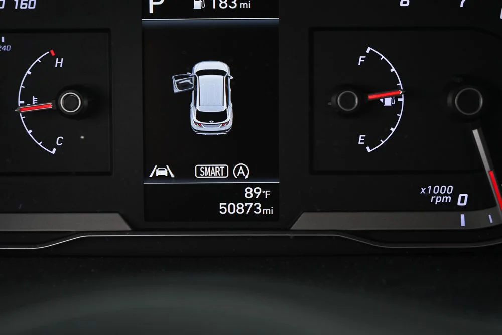 Used 2022 Black Hyundai SEL image 8