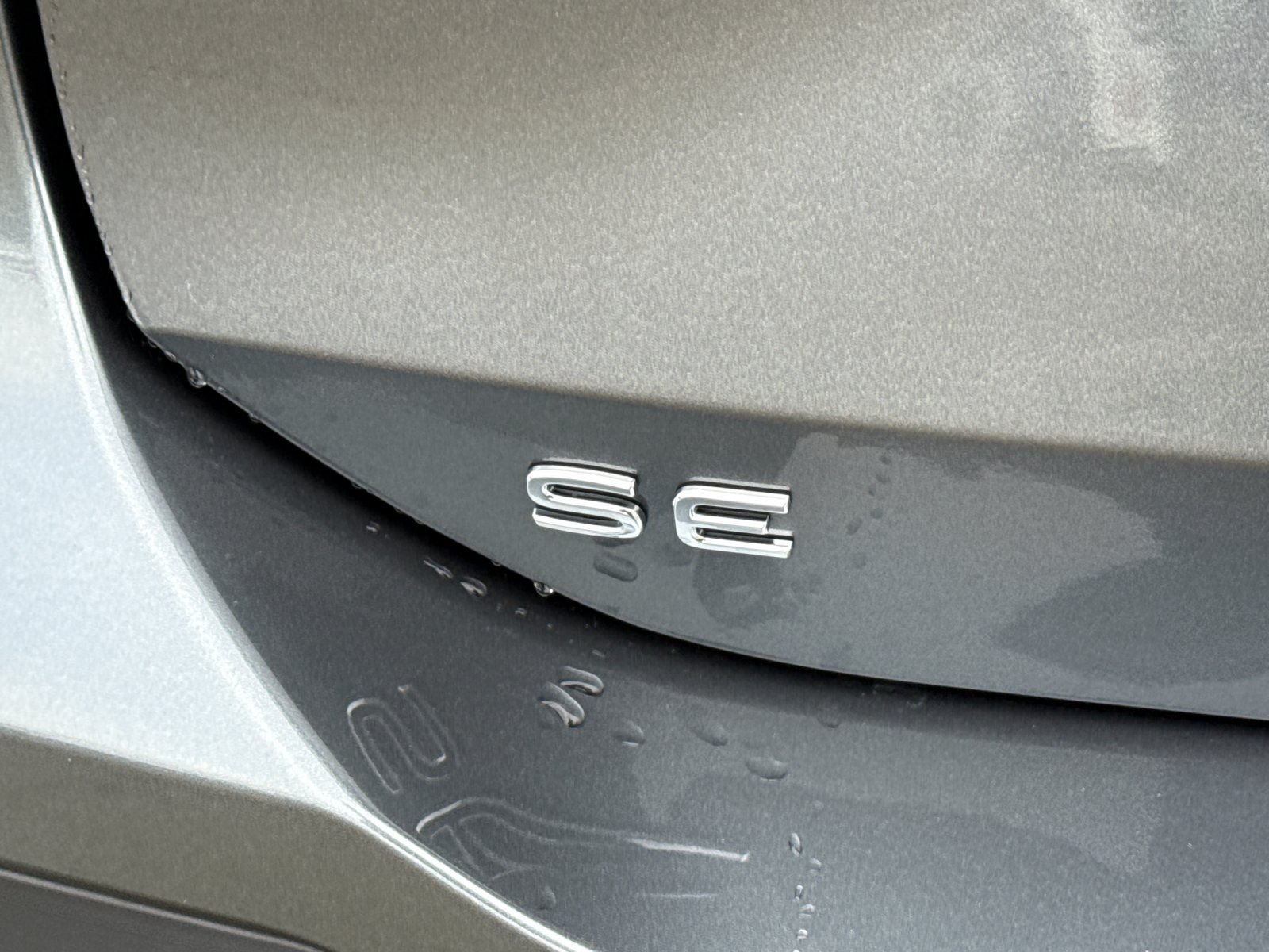 New 2026 Platinum Gray Metallic Volkswagen SE image 26