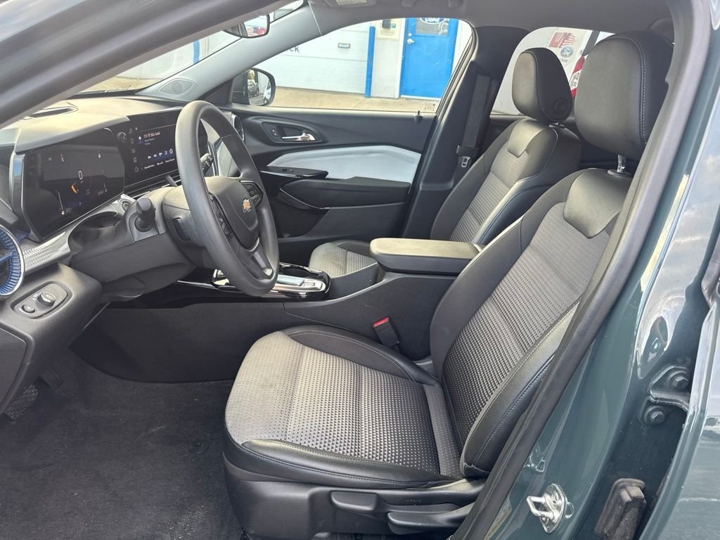 Used 2025 Gray Chevrolet LT image 10