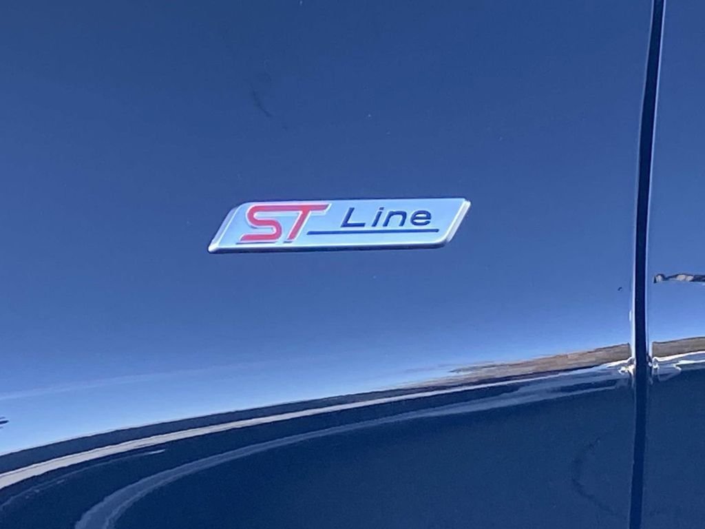 New 2026 Agate Black Metallic Ford ST-Line image 8