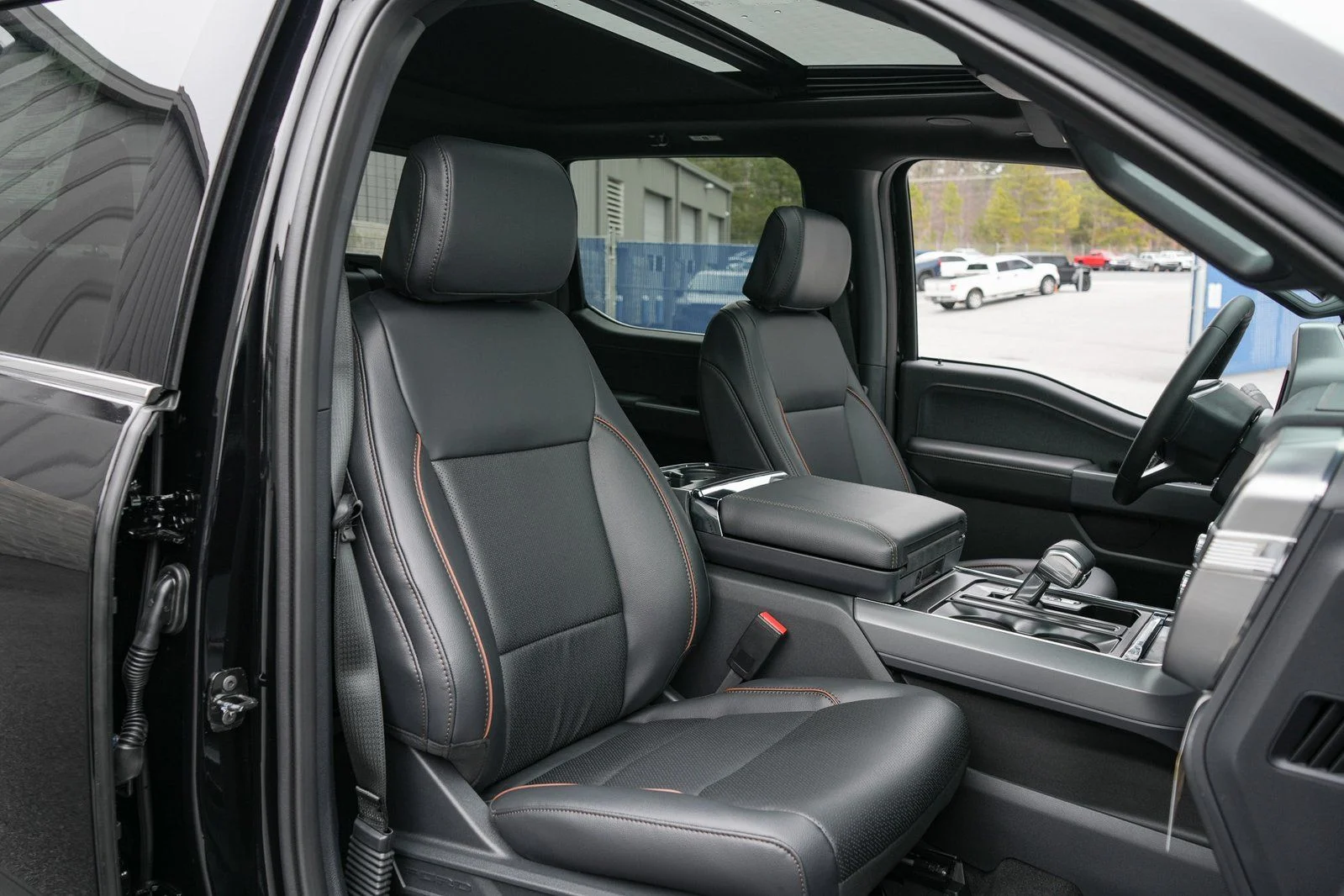 New 2026 Agate Black Metallic Ford Lariat® image 22