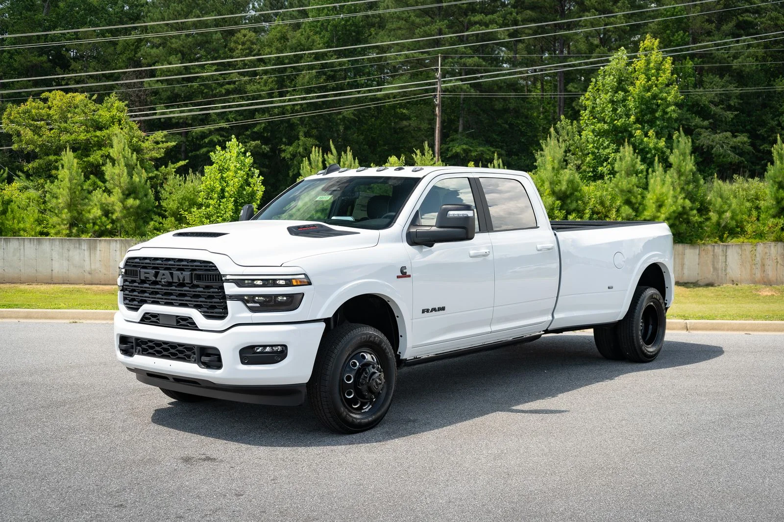 New 2026 Bright White Clear-Coat Exterior Paint RAM Limited image 10