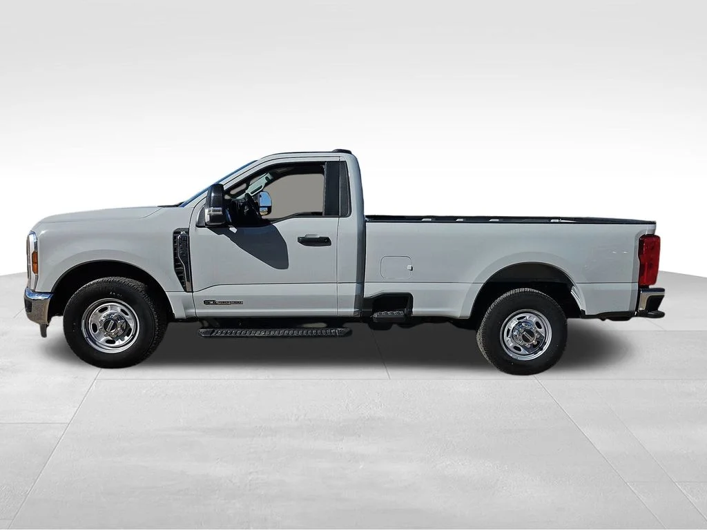 2025 Ford F-350 Super Duty XL - Photo 16