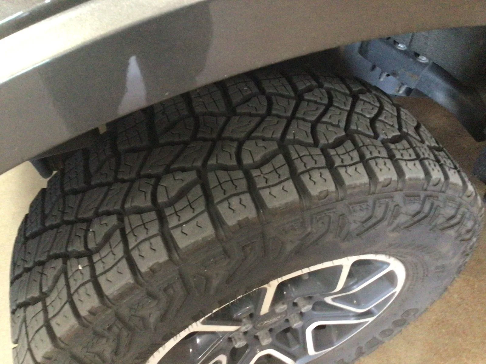 Used 2017 Gray Ford XLT image 2