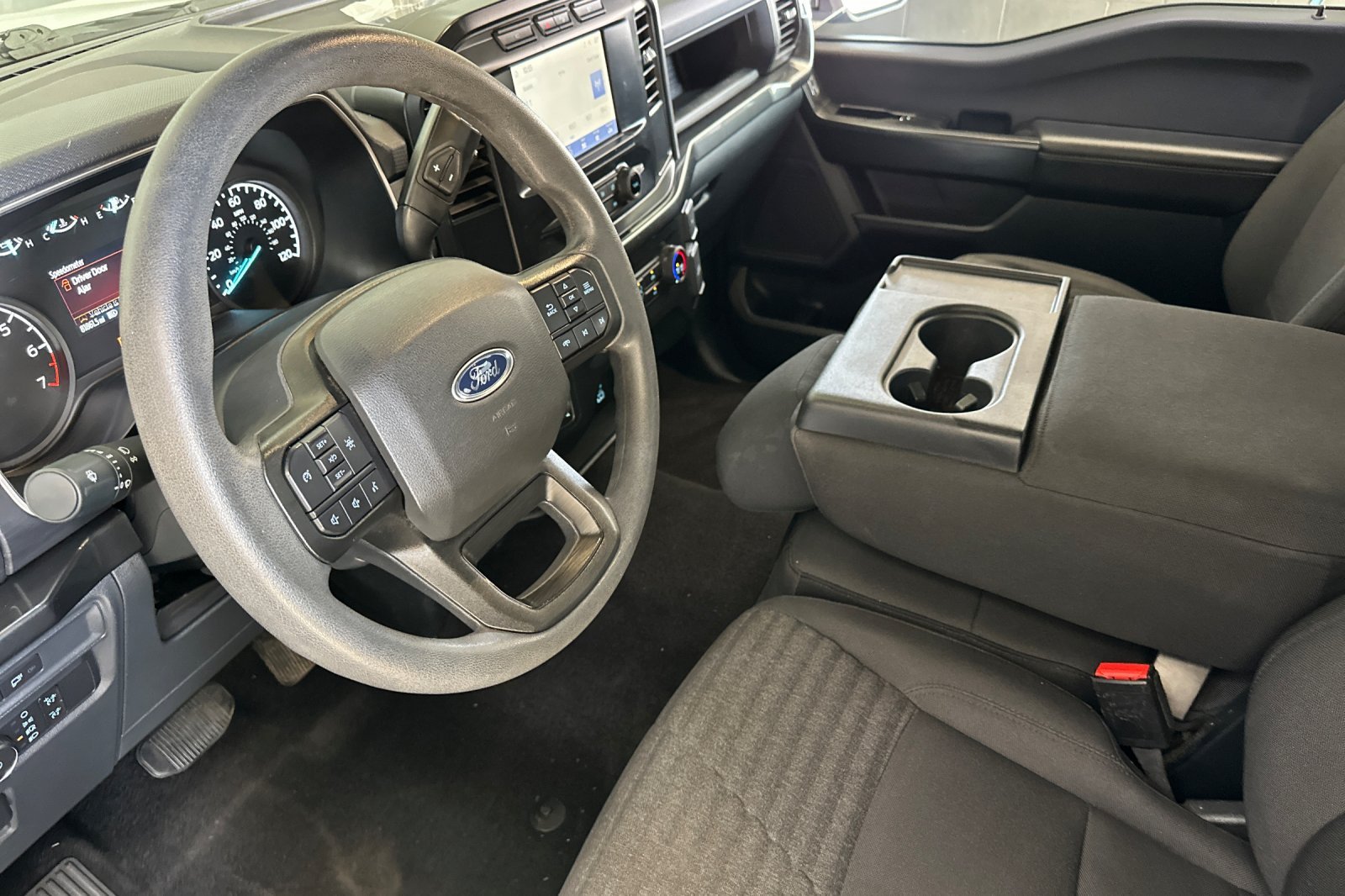 Used 2022 White Ford XL image 9