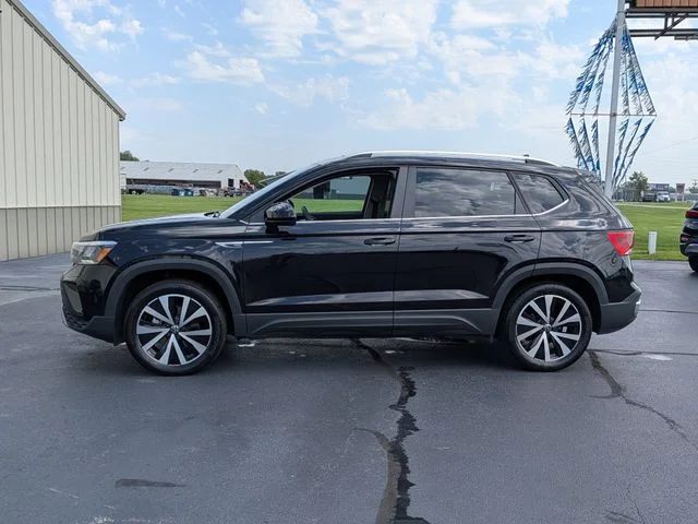 Used 2022 Gray Volkswagen 1.5T SE image 4