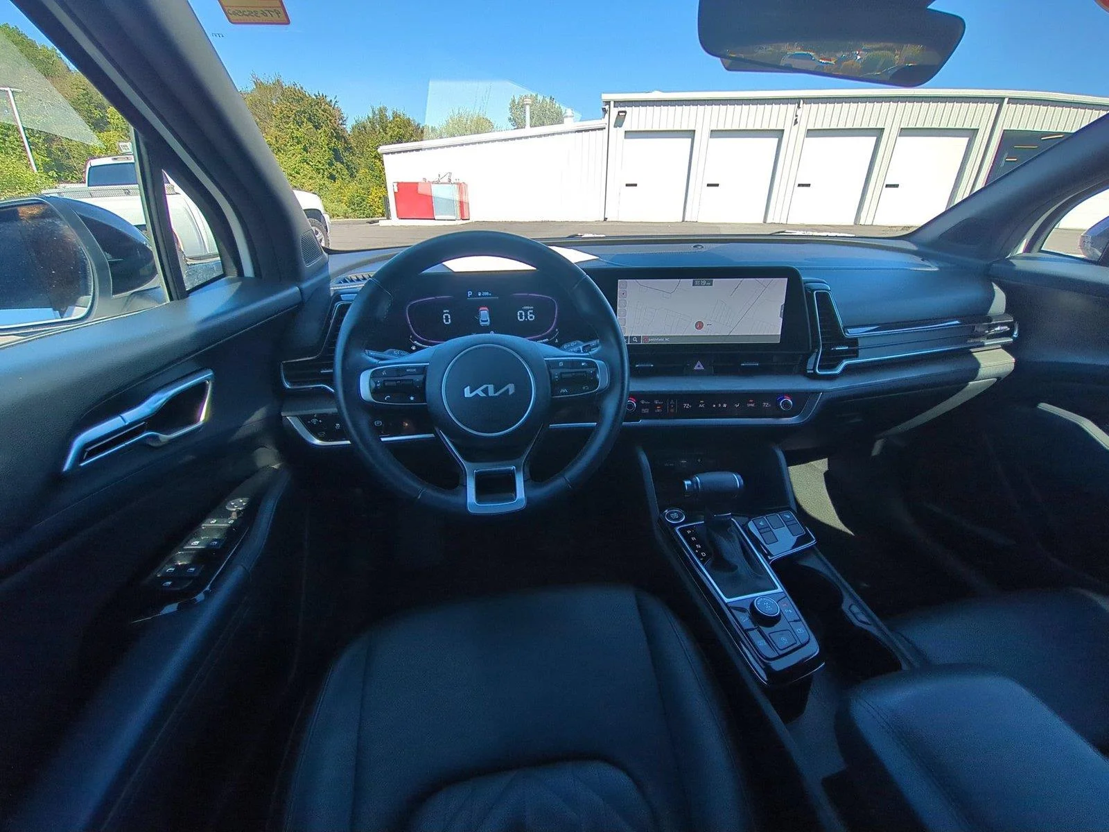 Used 2024 Glacial White Pearl Kia X-Line image 34