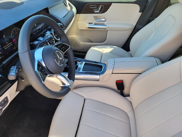 New 2026 Mountain Grey Metallic Mercedes-Benz GLA 250 image 7