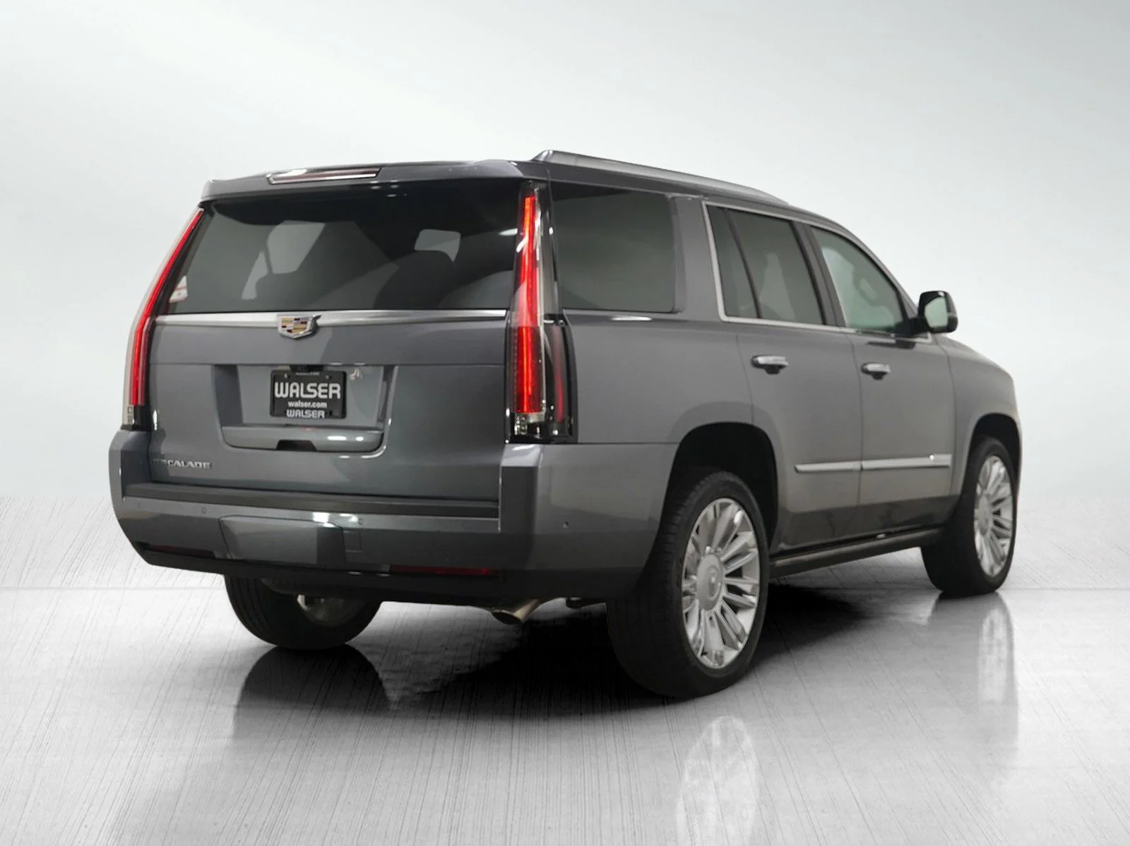 Used 2019 Satin Steel Metallic Cadillac Platinum Edition image 5