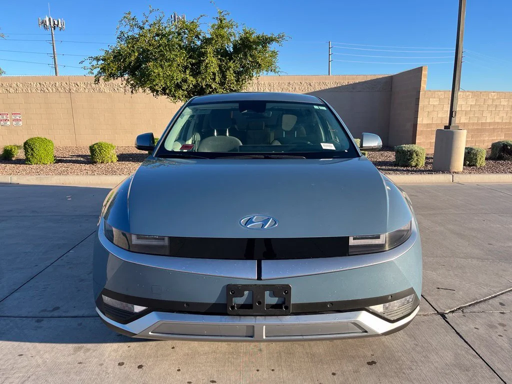 Certified Used 2024 Blue Hyundai SEL image 2