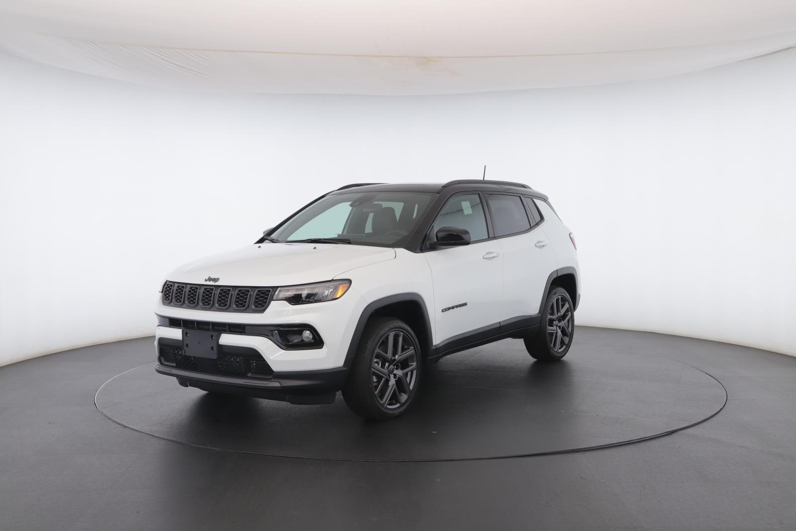 New 2026 Bright White Clear-Coat Exterior Paint Jeep Limited Altitude 4x4 image 36