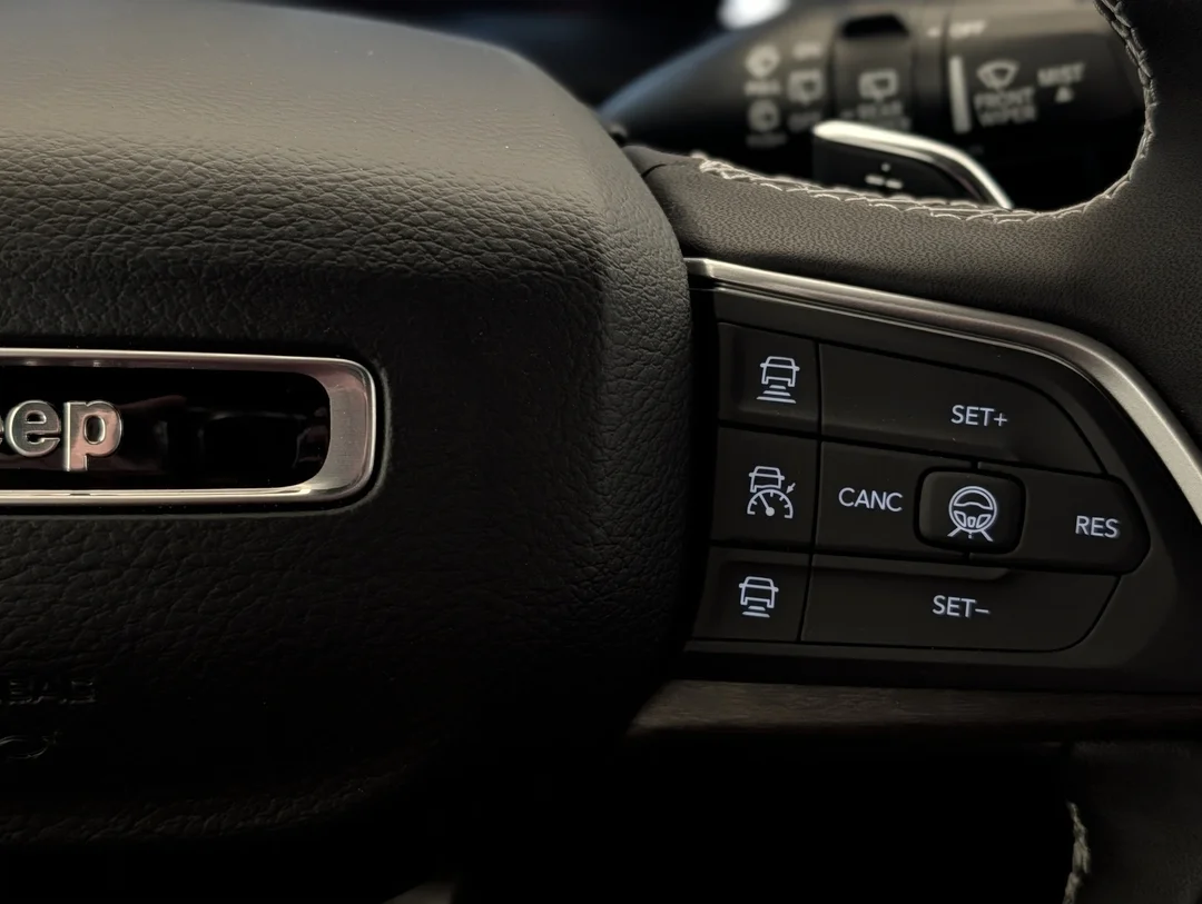 New 2026 White Jeep Limited Reserve - - 4x4 - CommandView Sunroof - Nappa Leather Seats & More! image 18